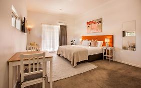 Lana Unit 31 Studio Apartment - Central Base For South West Adventures